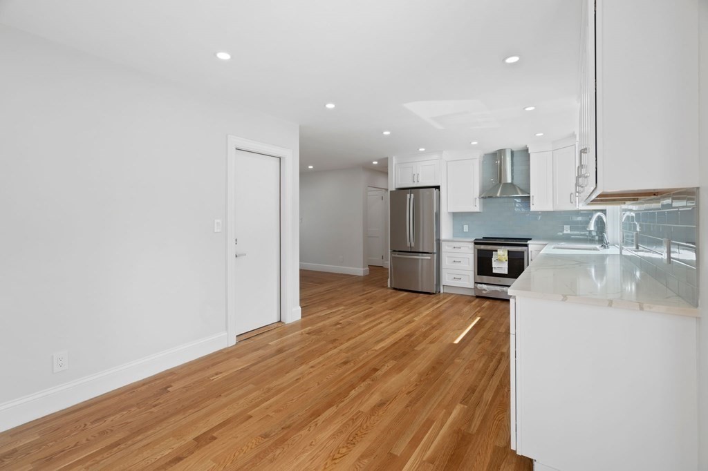 39 Bacon Road Belmont, MA 02478 - Photo 5 of 28 Gallery Image 5