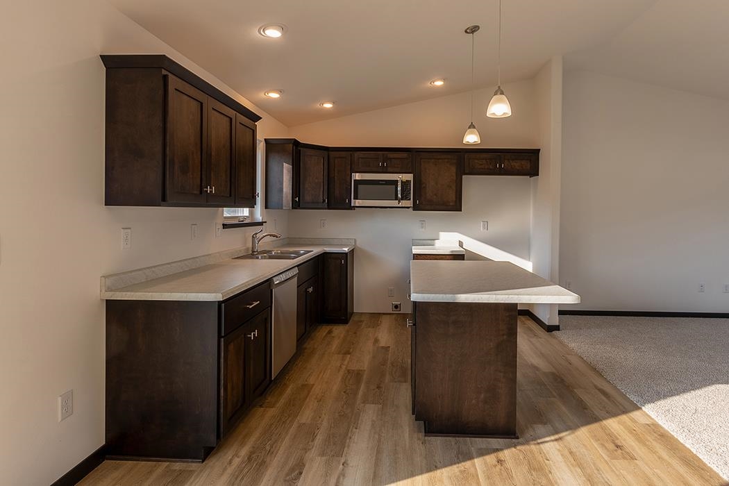 228 Leonard Street, Unit FO36 Stevens Point, WI 54482 - Photo 5 of 42