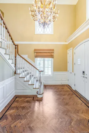 $3,480,000 | 9 Earle Drive, Muttontown, NY 11791