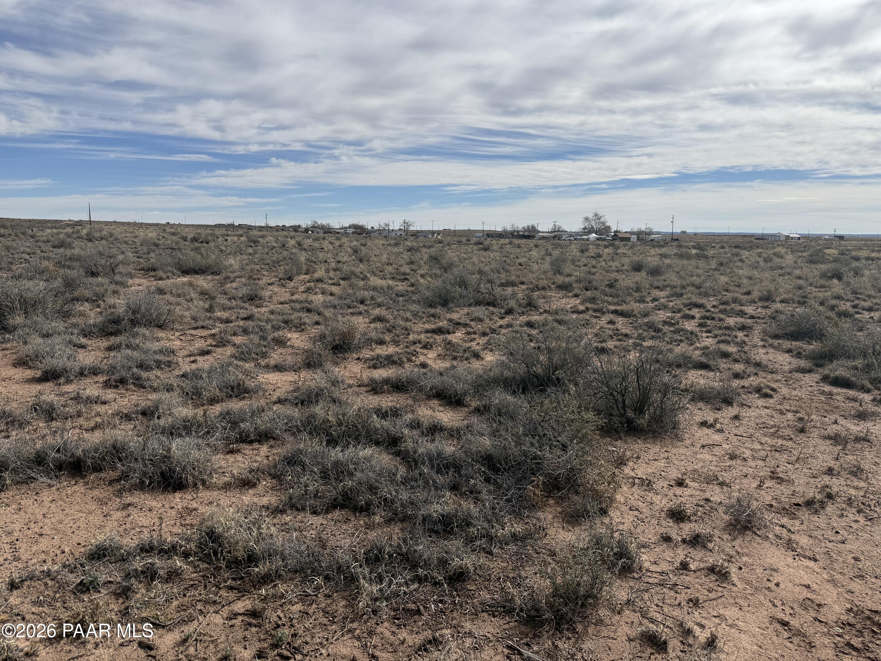 7625 Pima Street Holbrook, AZ 86029 - Photo 4 of 7 a view of a sky
