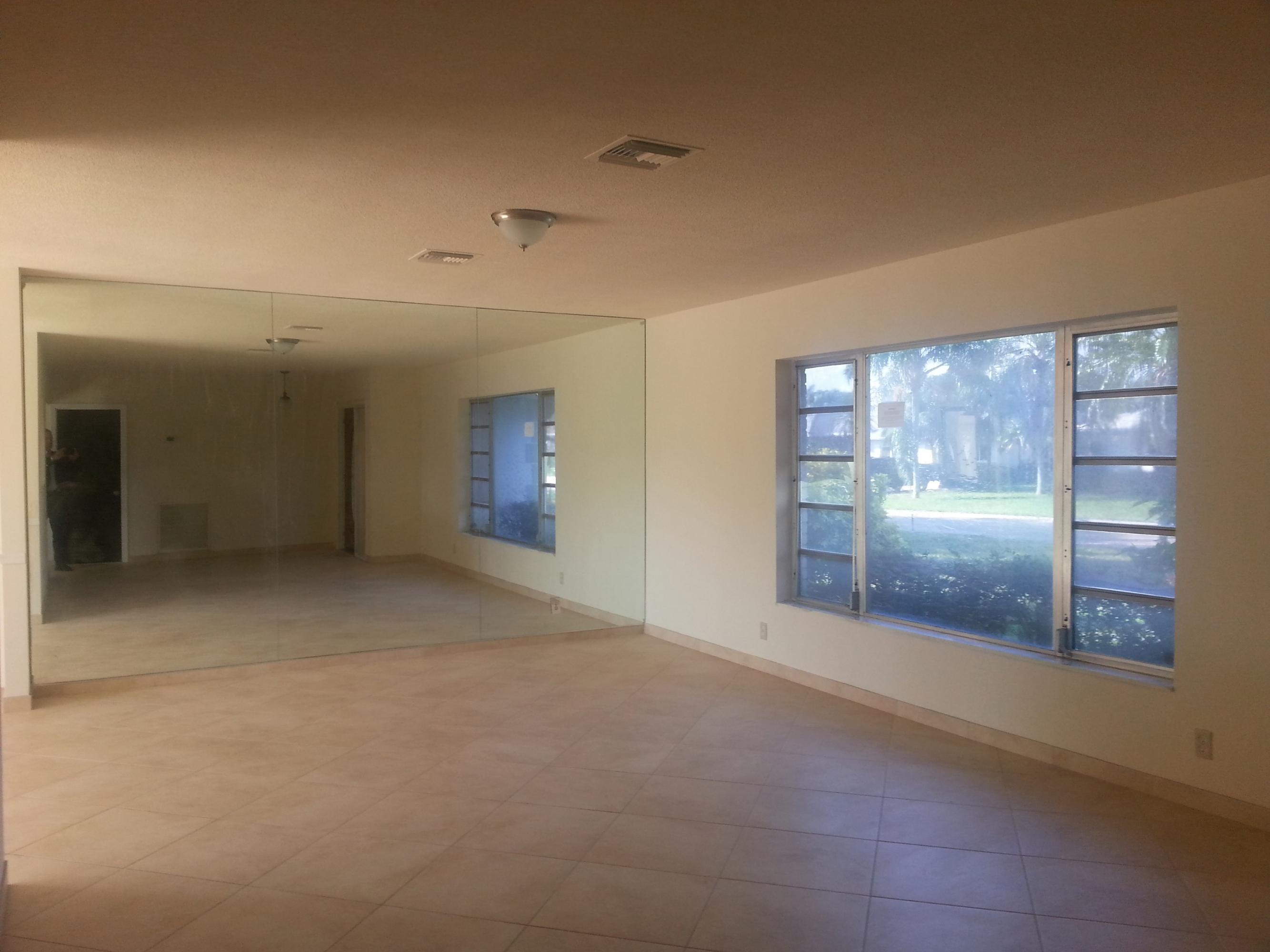 308 Northwest 11th Avenue Boca Raton, FL 33486 - Photo 4 of 11 20140106_102219