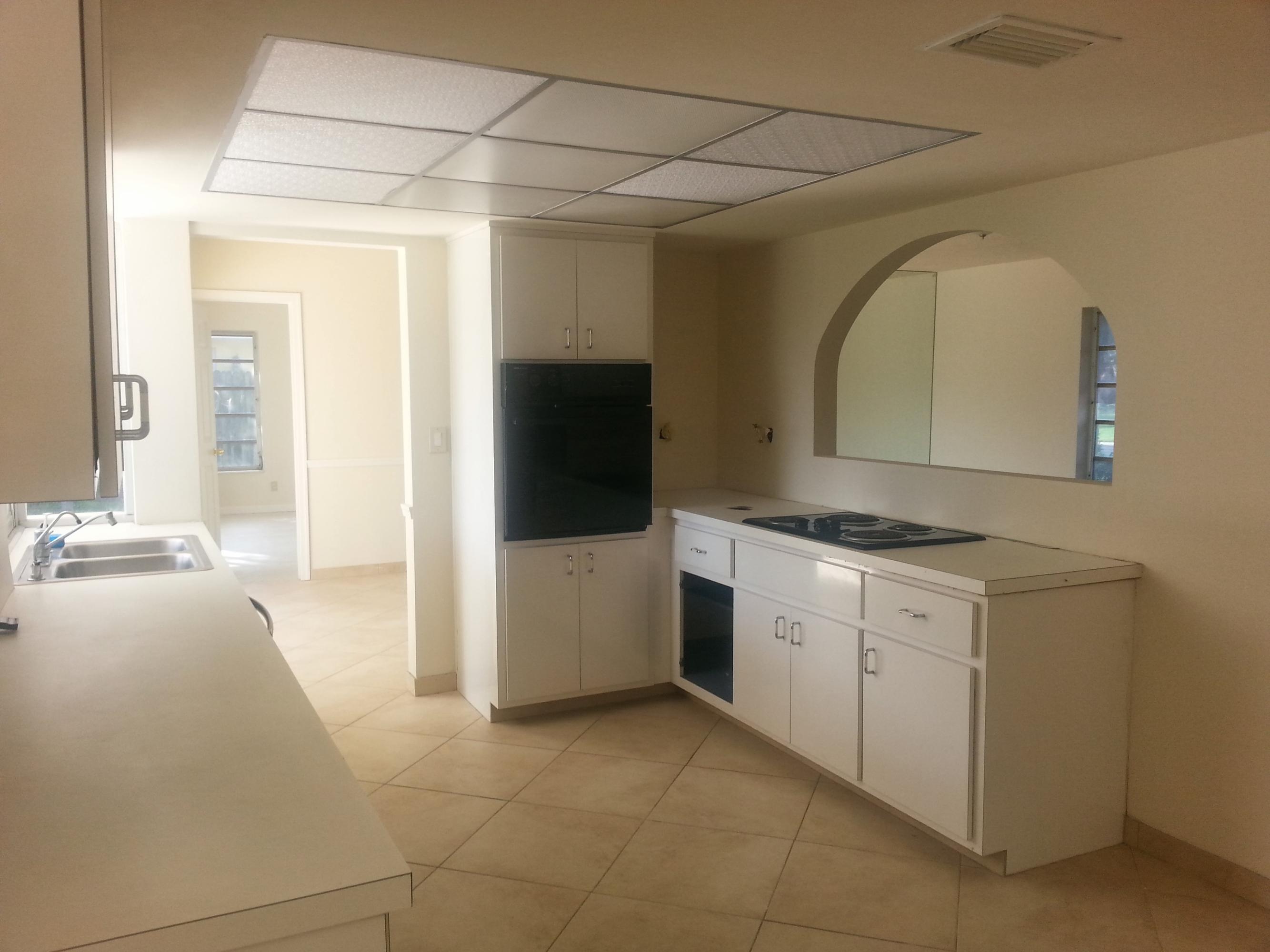 308 Northwest 11th Avenue Boca Raton, FL 33486 - Photo 5 of 11 20140106_102236