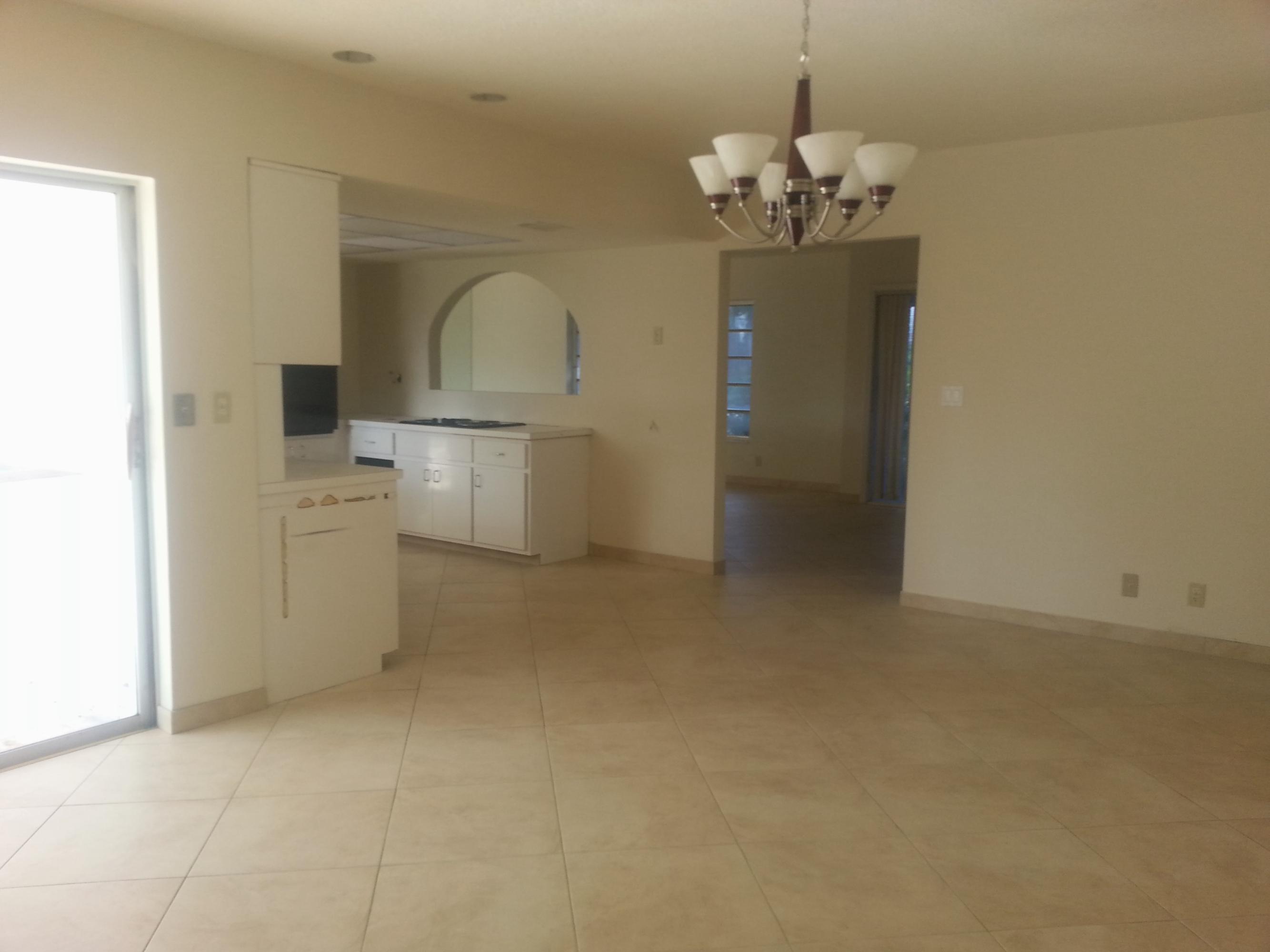308 Northwest 11th Avenue Boca Raton, FL 33486 - Photo 7 of 11 20140106_102343