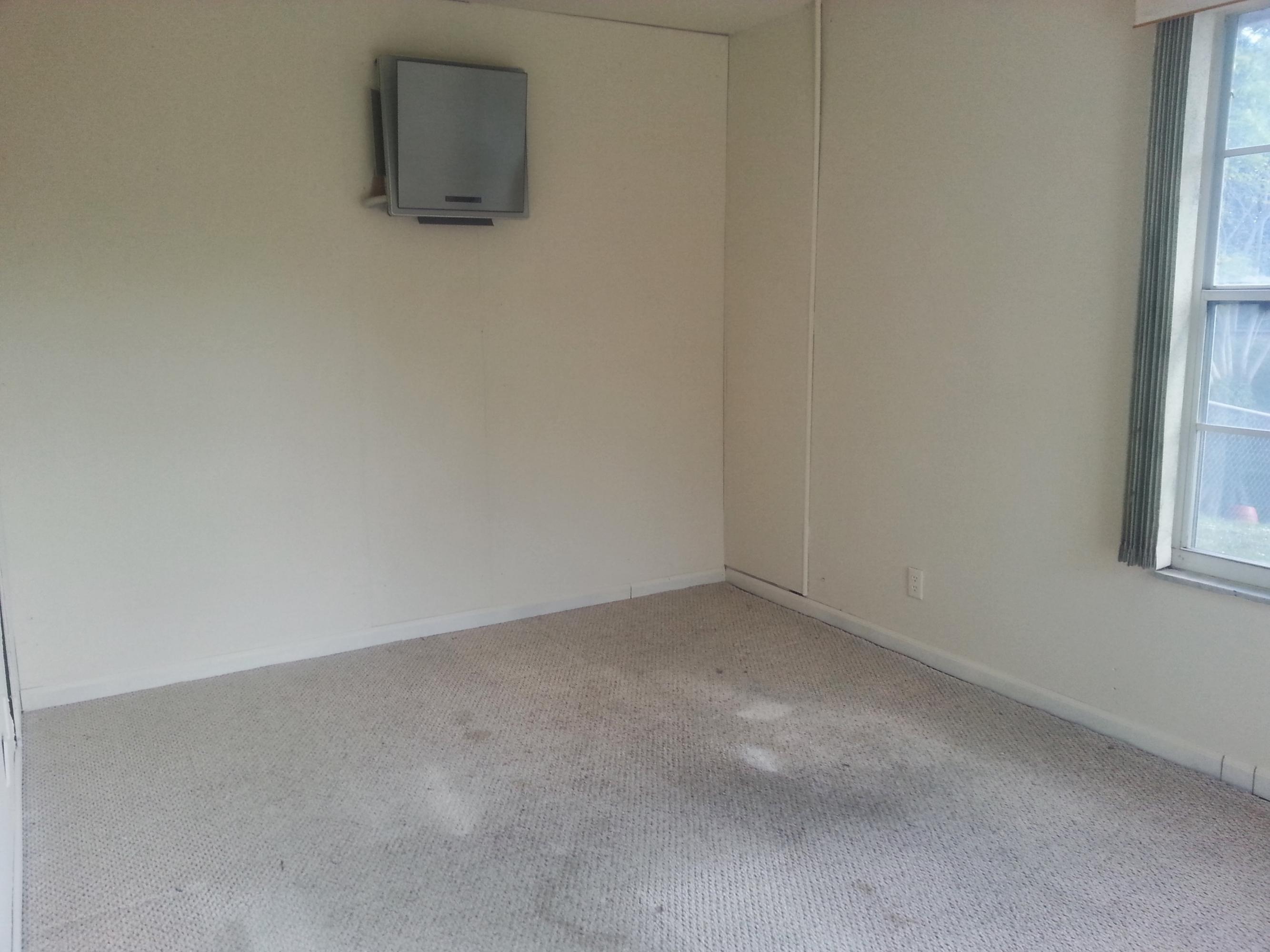 308 Northwest 11th Avenue Boca Raton, FL 33486 - Photo 9 of 11 20140106_102444