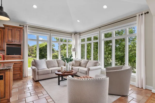 $1,550,000 | 94 Hidden Acres, Appleton, WI 54915