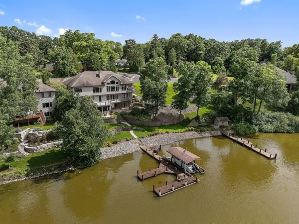 $1,550,000 | 94 Hidden Acres, Appleton, WI 54915
