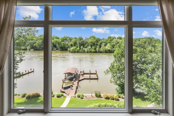 $1,550,000 | 94 Hidden Acres, Appleton, WI 54915