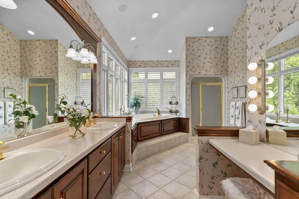 $1,550,000 | 94 Hidden Acres, Appleton, WI 54915