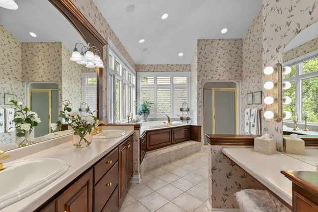 $1,550,000 | 94 Hidden Acres, Appleton, WI 54915