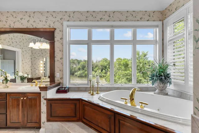 $1,550,000 | 94 Hidden Acres, Appleton, WI 54915