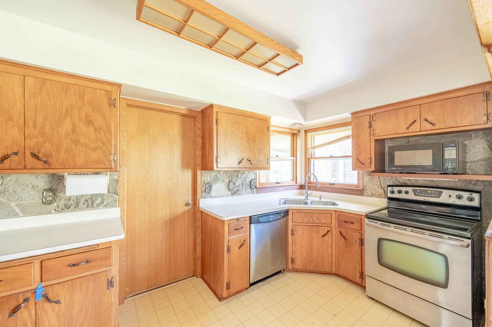 N68W25930 Silver Spring Drive Lisbon, WI 53089 - Photo 6 of 14 Silver Springs - 040