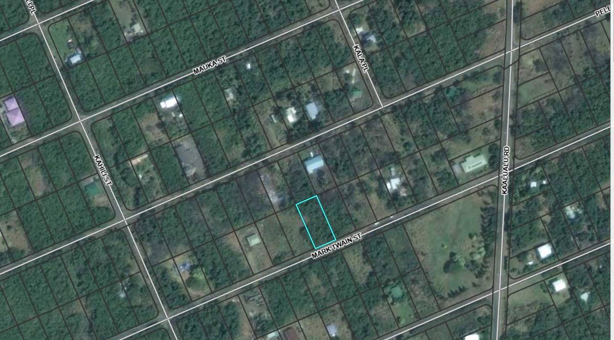 26 Mark Twain Street Naalehu, HI 96772 - Photo 3 of 6 a bathroom with small shower