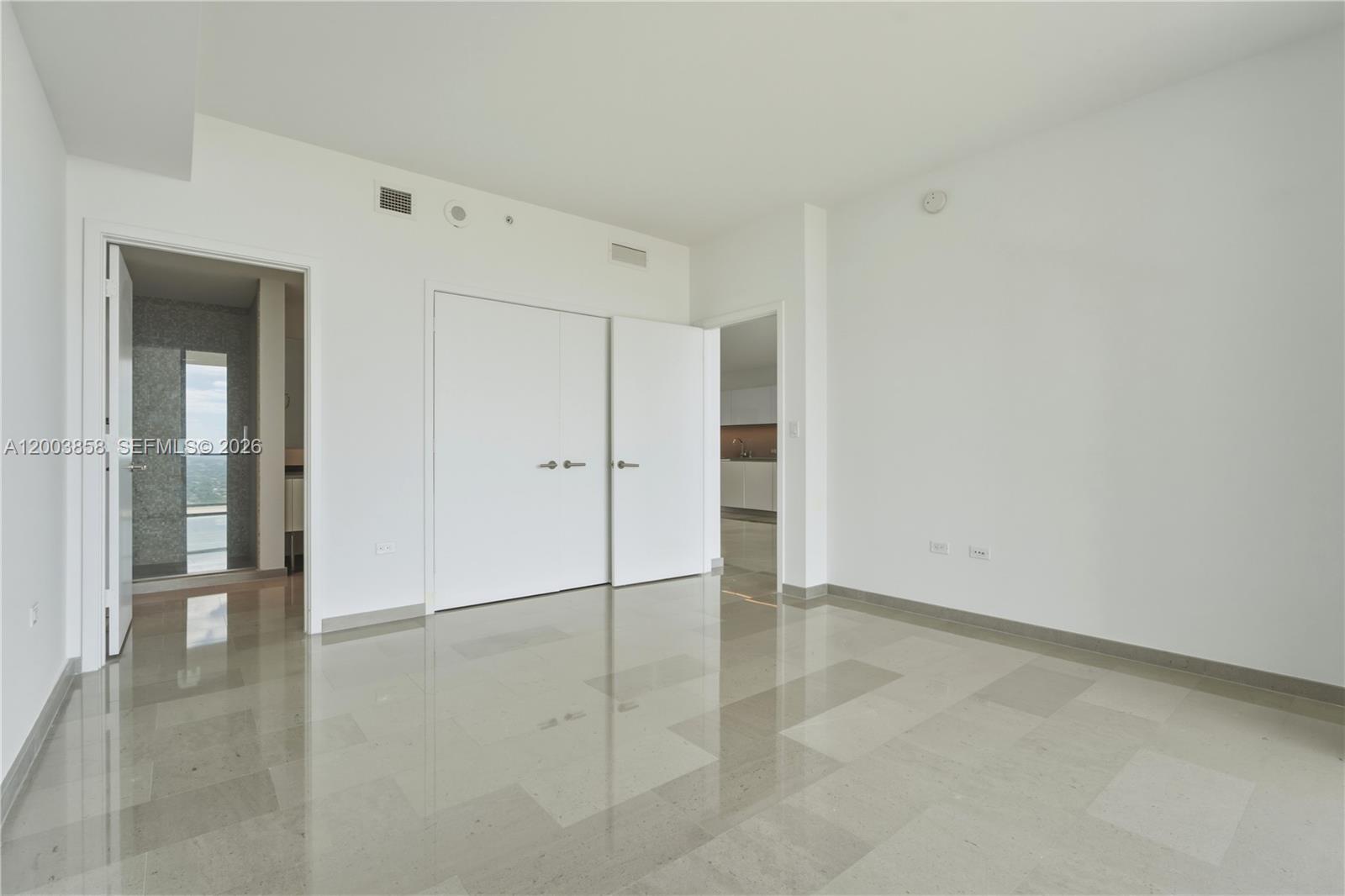 88 Southwest 7th Street, Unit 3710 Miami, FL 33130 - Photo 19 of 21