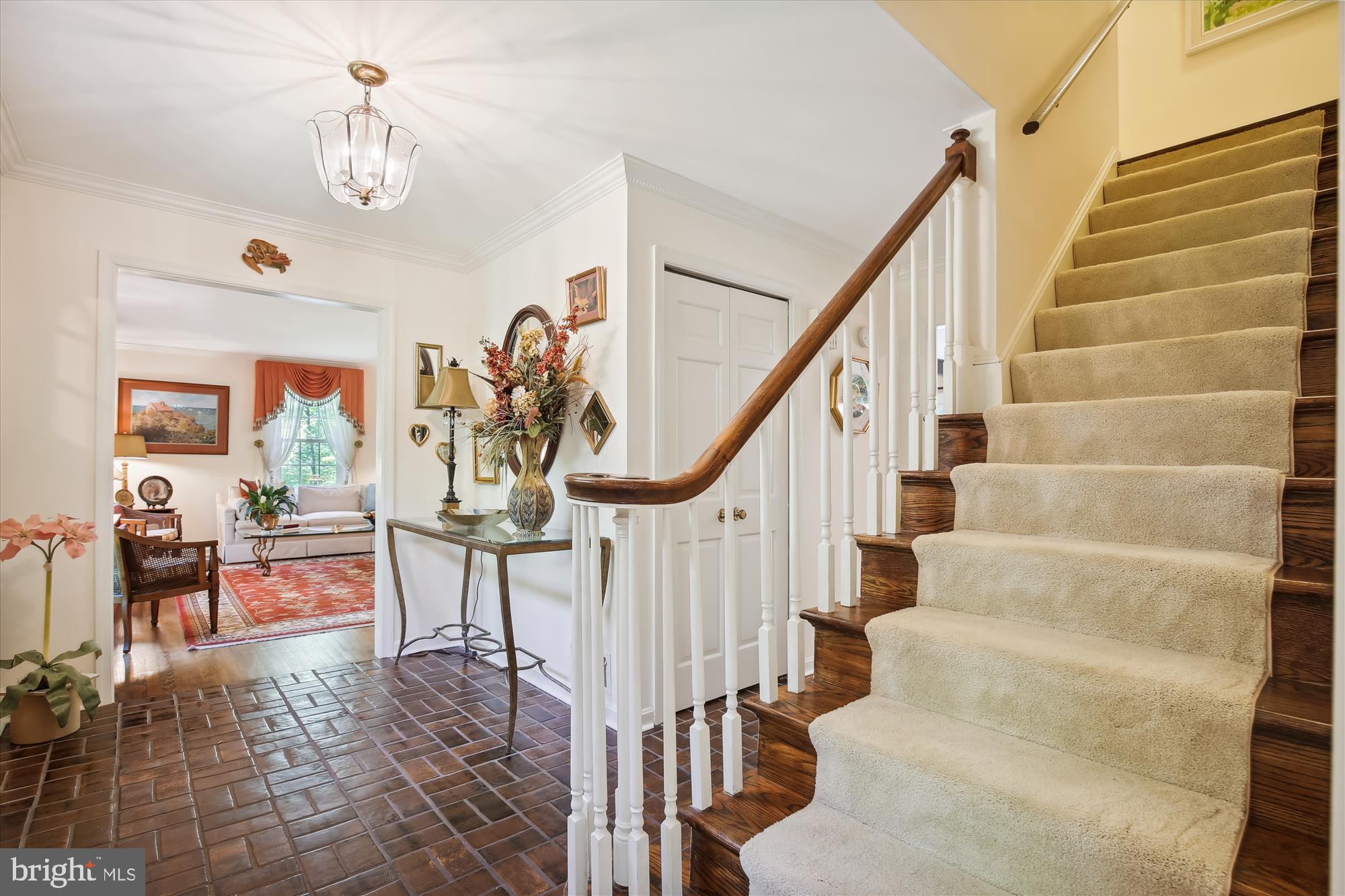 9198 Ripple Brook Road Great Falls, VA 22066 - Photo 2 of 54 Entry