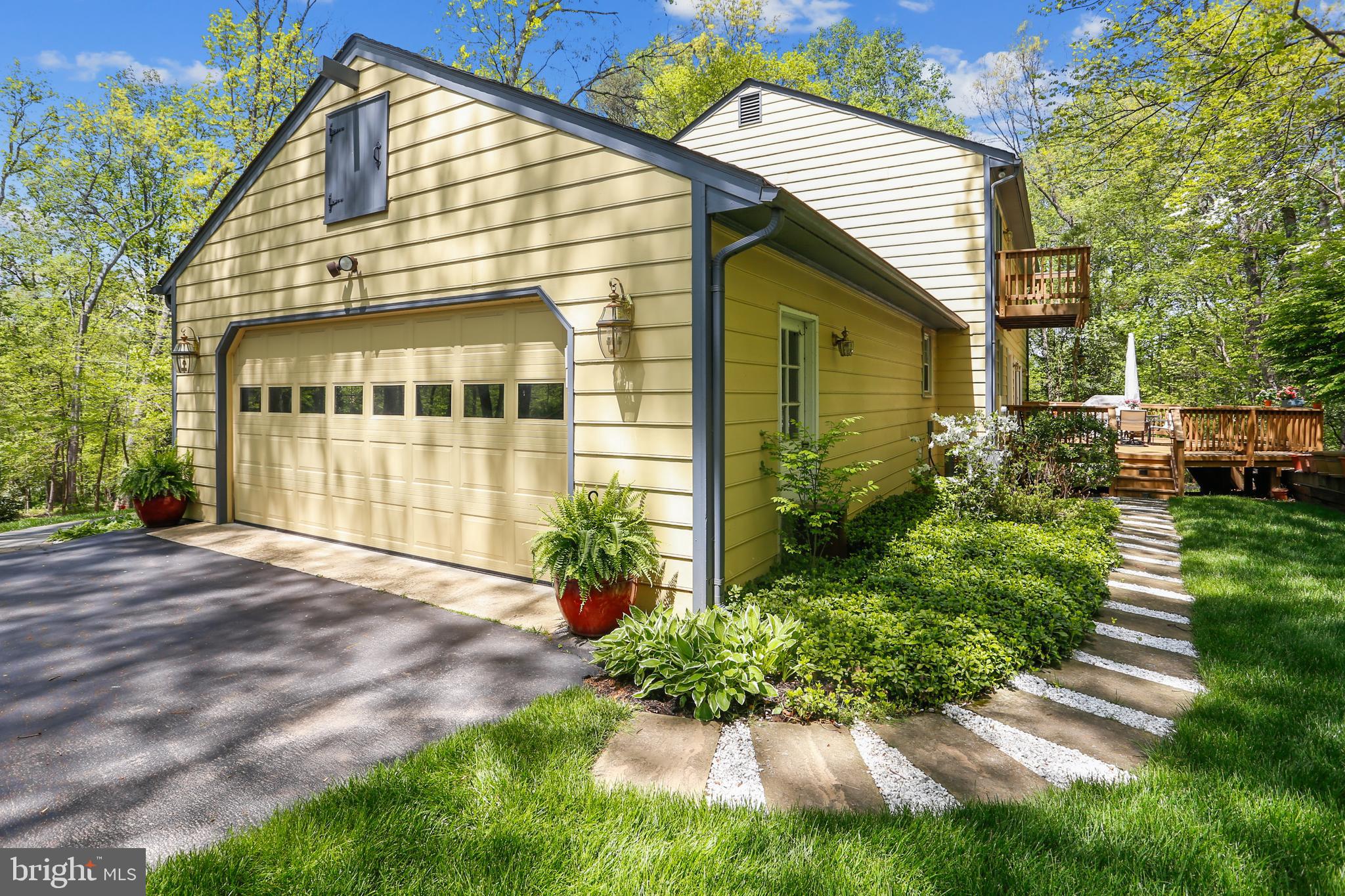 9198 Ripple Brook Road Great Falls, VA 22066 - Photo 43 of 54 Outdoor Living
