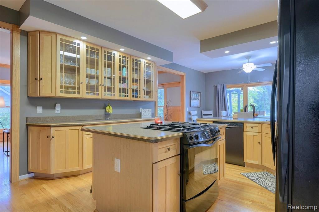 6460 Orion Road Rochester, MI 48306 - Photo 11 of 33
