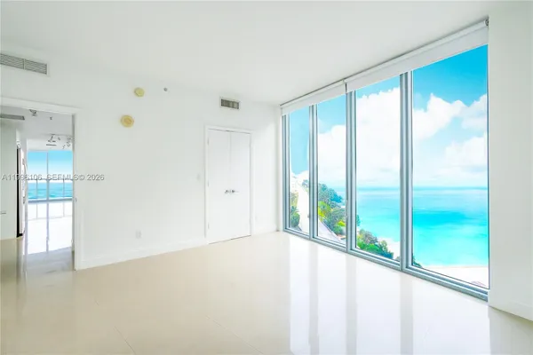 $6,400 | 601 Northeast 36th Street, Unit 812, Miami, FL 33137