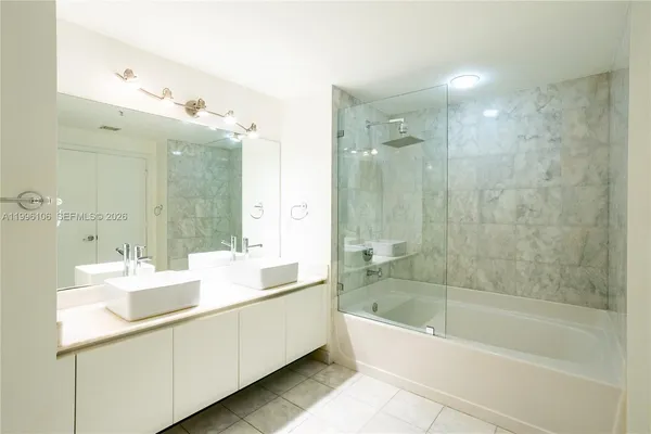 $6,400 | 601 Northeast 36th Street, Unit 812, Miami, FL 33137