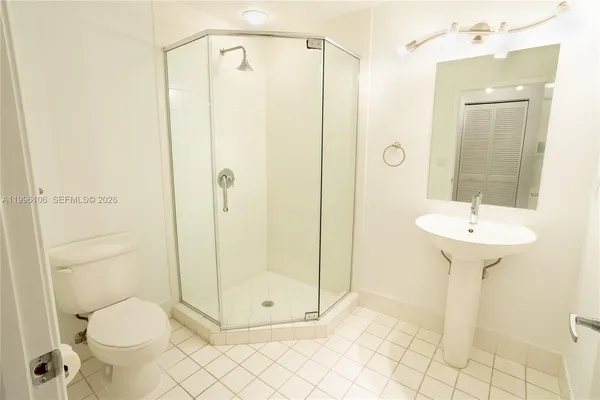 $6,400 | 601 Northeast 36th Street, Unit 812, Miami, FL 33137