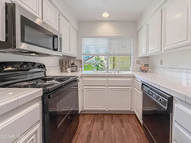 $499,999 | 675 Oak Run Trail, Unit TL206, Oak Park, CA 91377