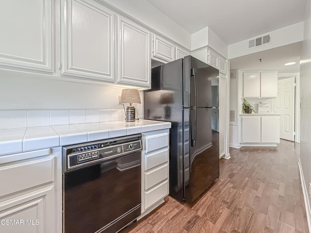 675 Oak Run Trail, Unit 206 Oak Park, CA 91377 - Photo 13 of 47