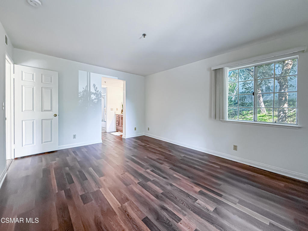 675 Oak Run Trail, Unit 206 Oak Park, CA 91377 - Photo 18 of 47