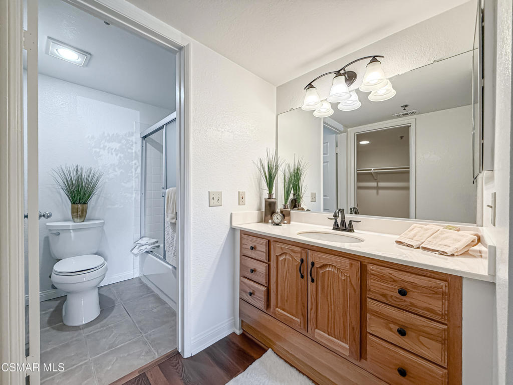 675 Oak Run Trail, Unit 206 Oak Park, CA 91377 - Photo 20 of 47