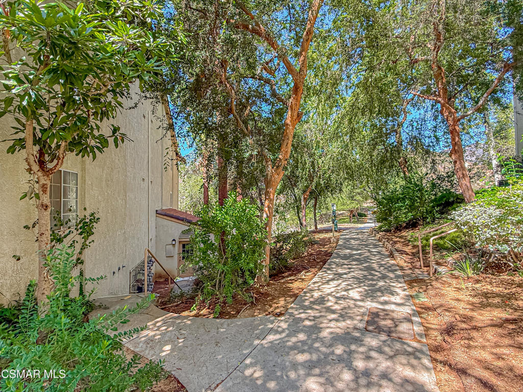675 Oak Run Trail, Unit 206 Oak Park, CA 91377 - Photo 28 of 47