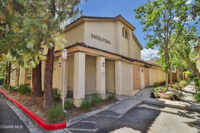 $499,999 | 675 Oak Run Trail, Unit TL206, Oak Park, CA 91377