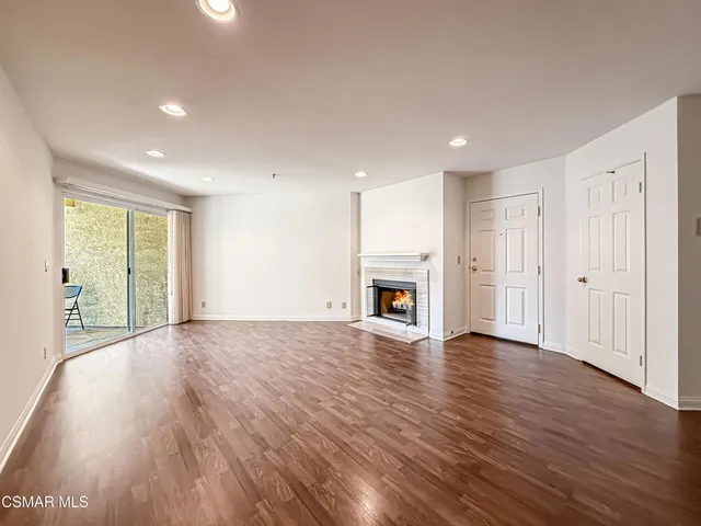 $499,999 | 675 Oak Run Trail, Unit TL206, Oak Park, CA 91377