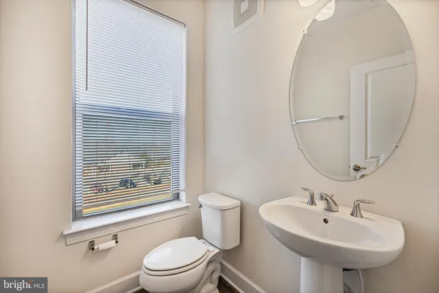 a view of a hallway with closet