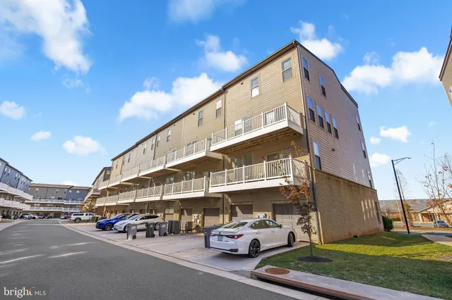 $560,000 | 10436 Ratcliffe Trail, Manassas, VA 20110