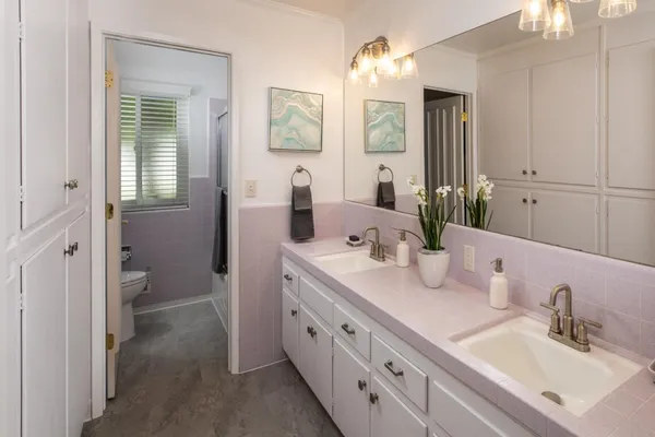 $3,998,000 | 807 University Avenue, Los Altos, CA 94024