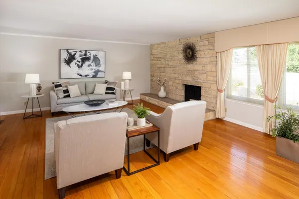 $3,998,000 | 807 University Avenue, Los Altos, CA 94024