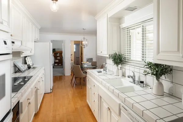 $3,998,000 | 807 University Avenue, Los Altos, CA 94024