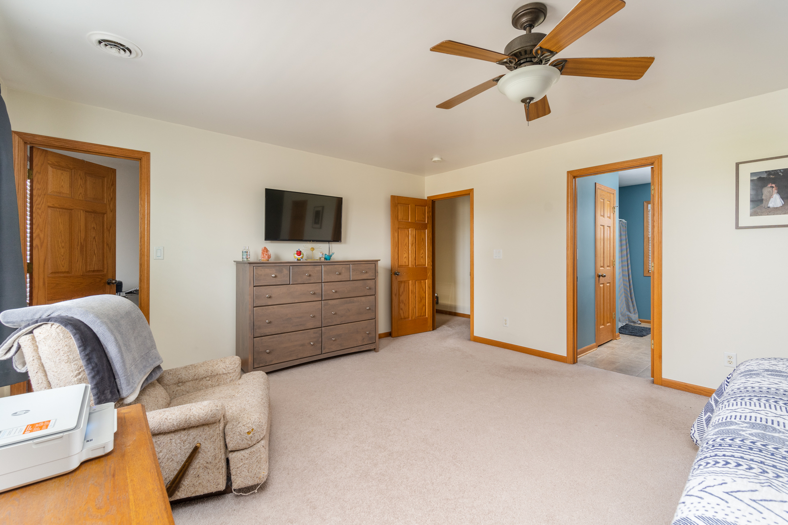 3421 Marquette Road Peru, IL 61354 - Photo 25 of 41 a living room with furniture and a flat screen tv