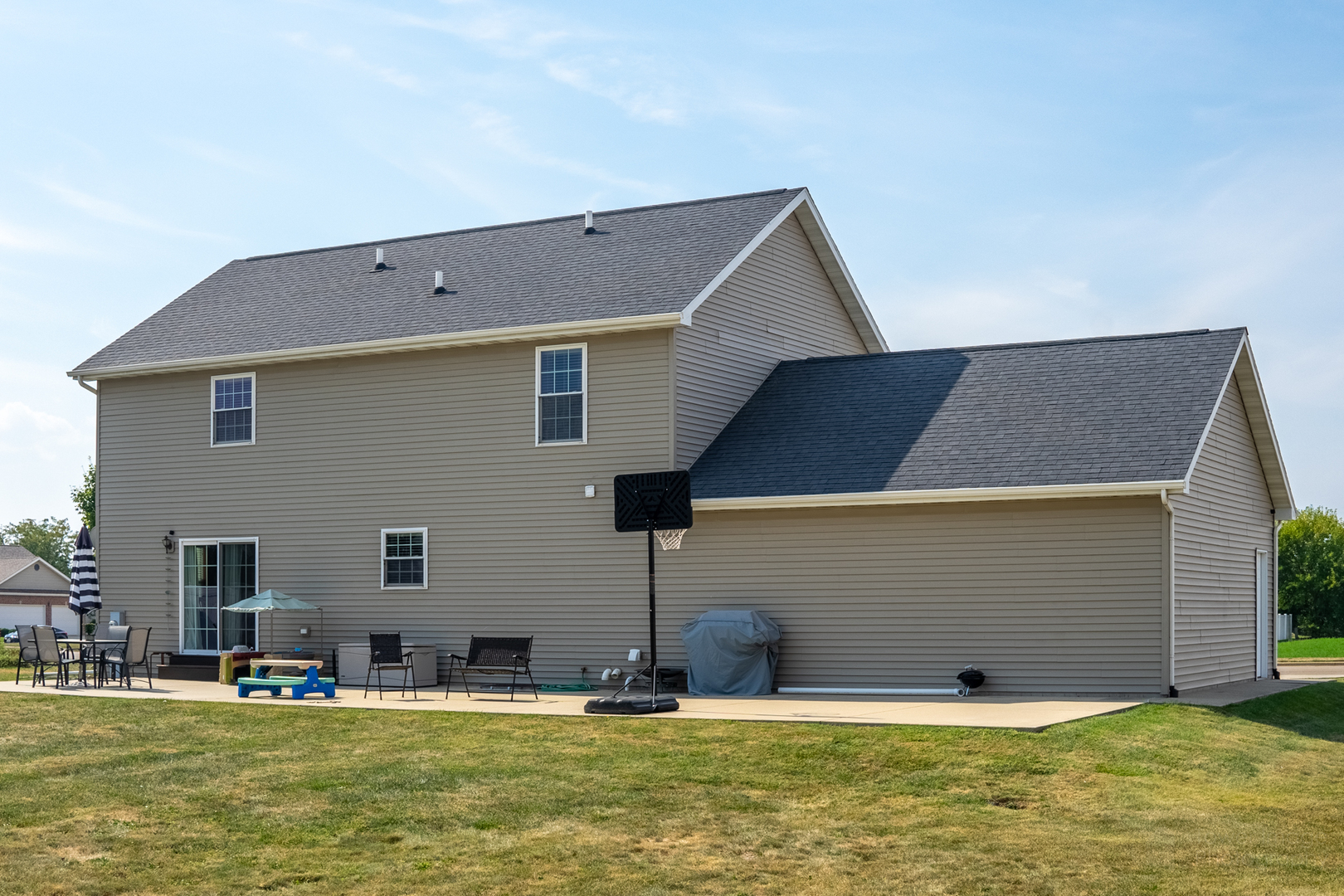 3421 Marquette Road Peru, IL 61354 - Photo 34 of 41 a front view of house with yard