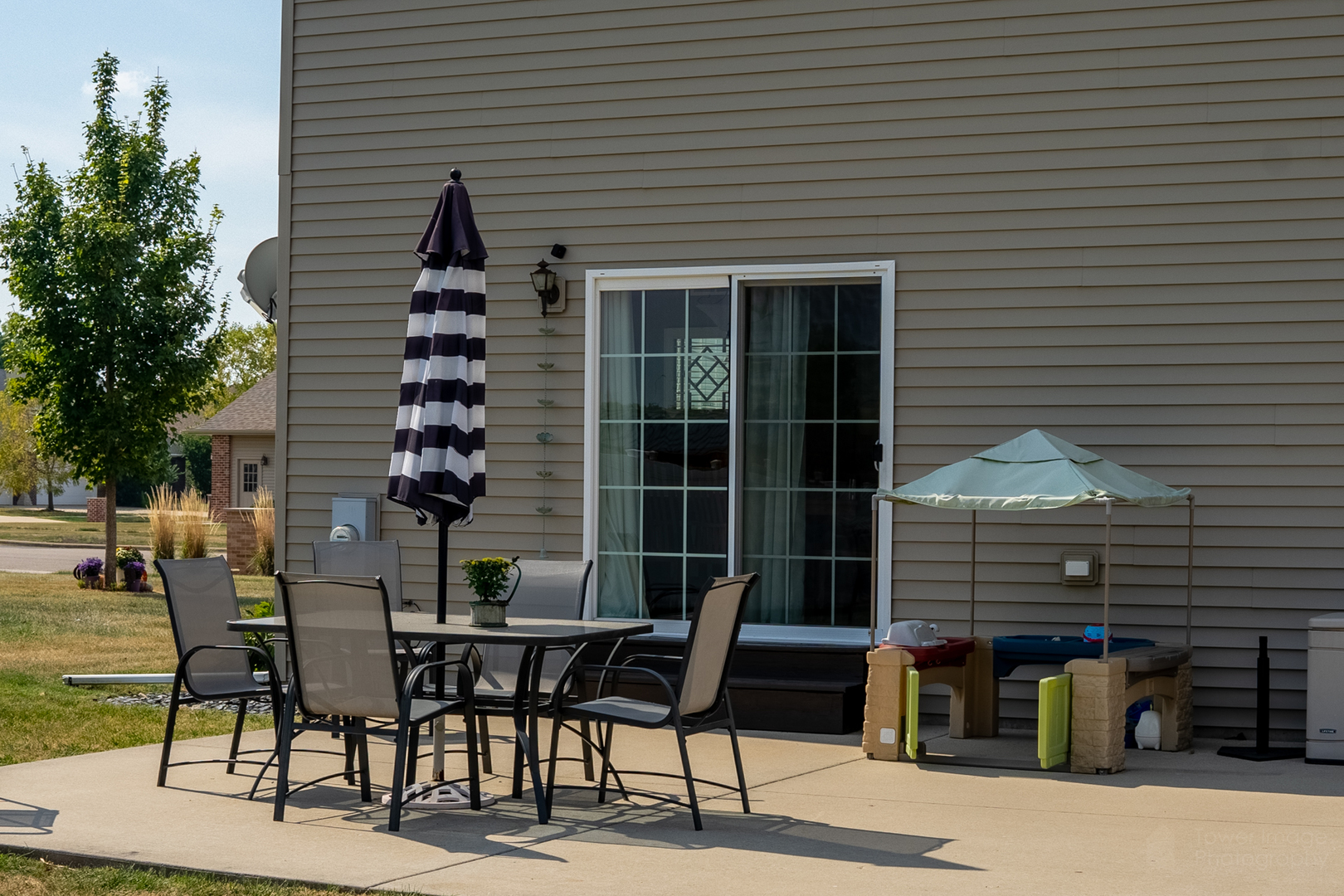 3421 Marquette Road Peru, IL 61354 - Photo 35 of 41 a backyard of a house with seating space