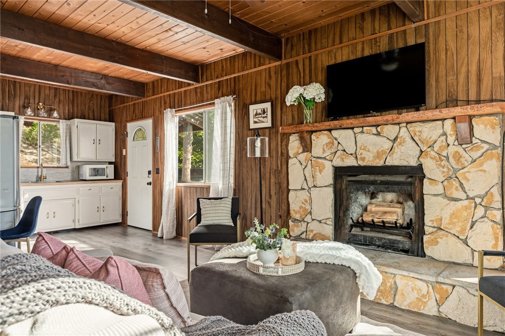 1226 Bridal Path Rimforest, CA 92378 - Photo 10 of 28