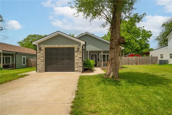 $240,000 | 606 Retan Avenue, Osawatomie, KS 66064