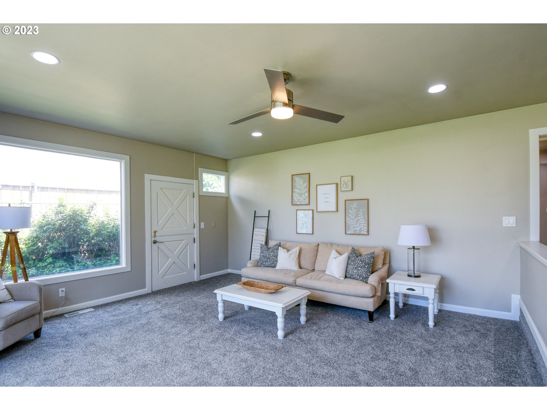 3012 Southwest Isaac Avenue Pendleton, OR 97801 - Photo 8 of 30 a living room with furniture and a table