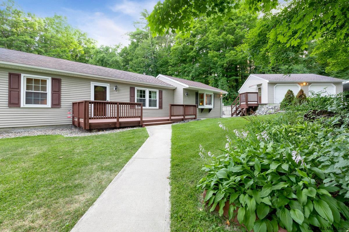 81 Tracey Road Coeymans, NY 12143 - Photo 2 of 53 Photo 2
