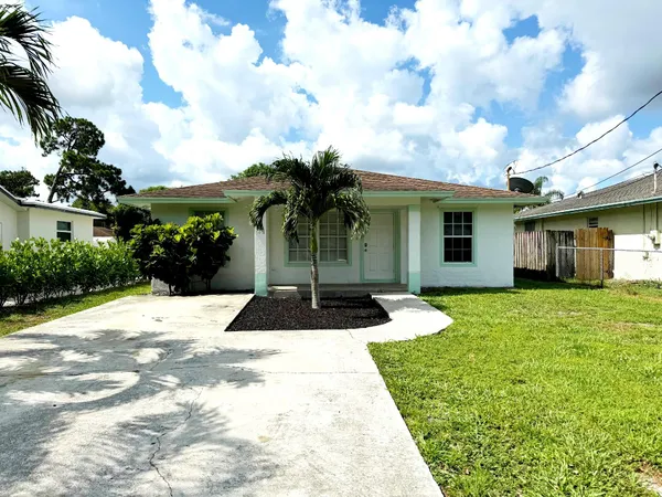 $2,850 | 6682 4th Street, Jupiter, FL 33458