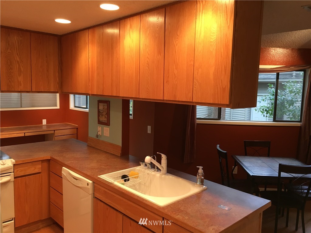 2188 East Birch Street Bellingham, WA 98229 - Photo 8 of 25
