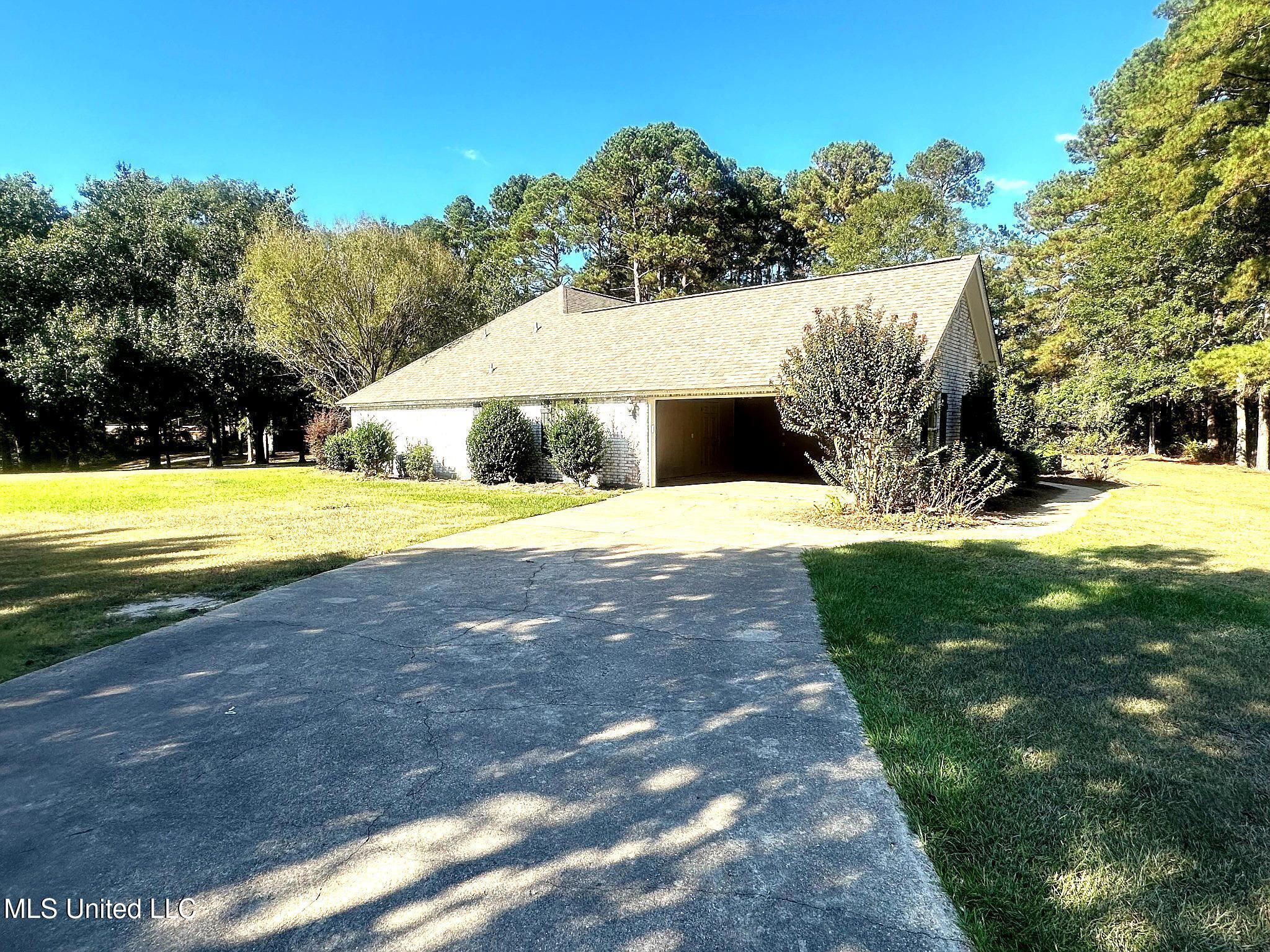 163 Deer Run Road Magee, MS 39111 - Photo 2 of 34 IMG_4799_edited
