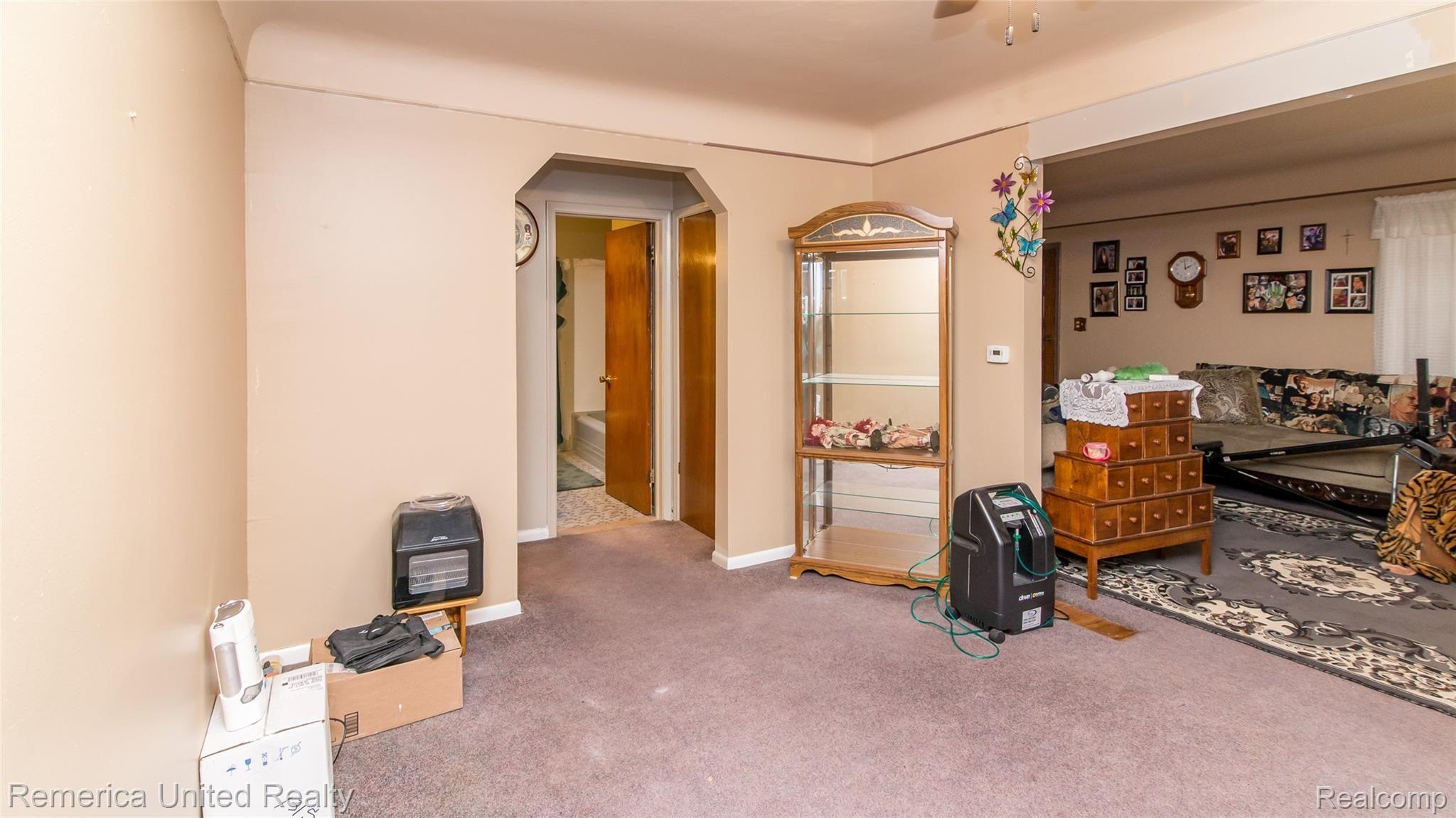 21107 Inkster Road Farmington, MI 48336 - Photo 22 of 41 011_17.jpg