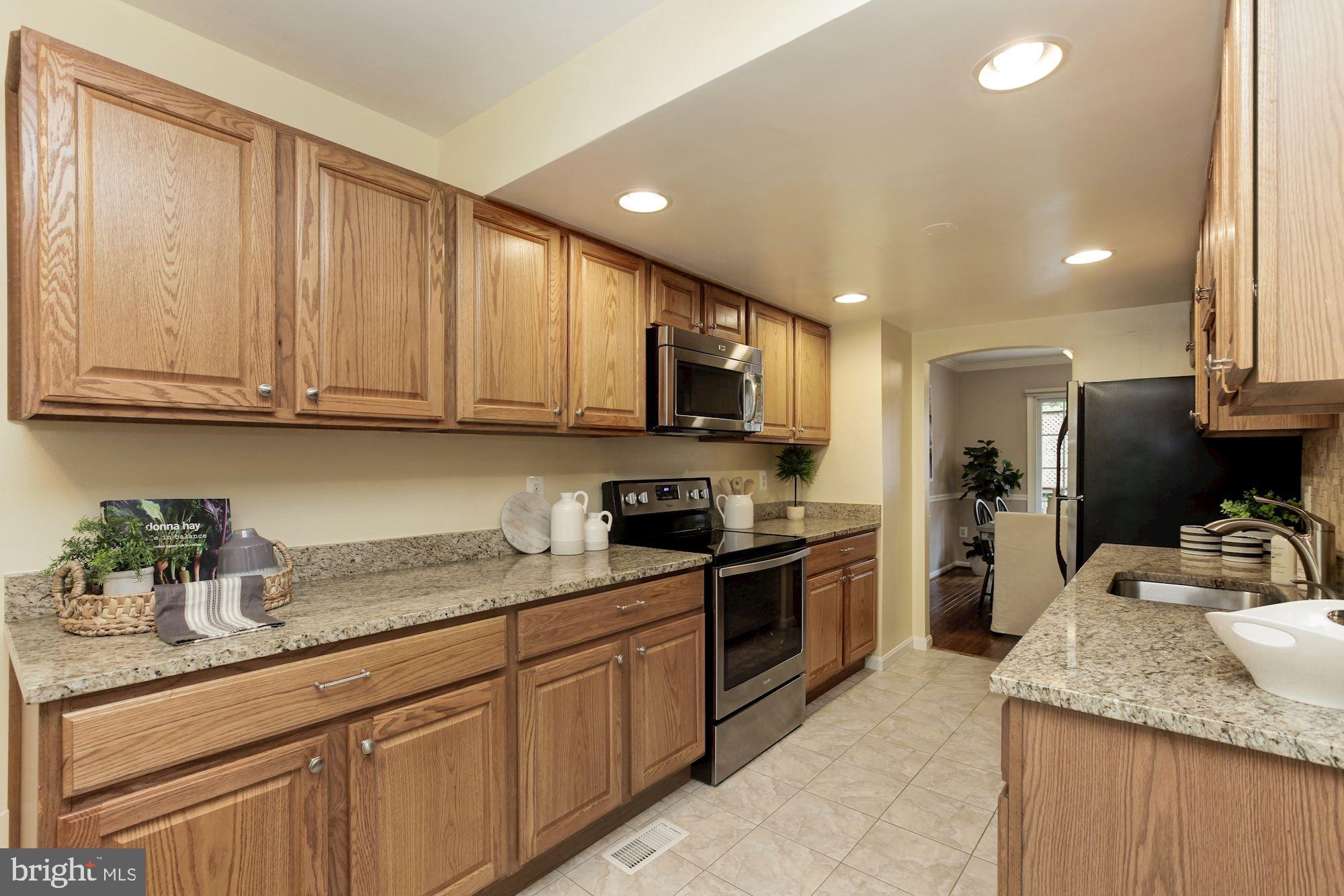 7344 Greentree Road Bethesda, MD 20817 - Photo 11 of 32 Gallery Image 11