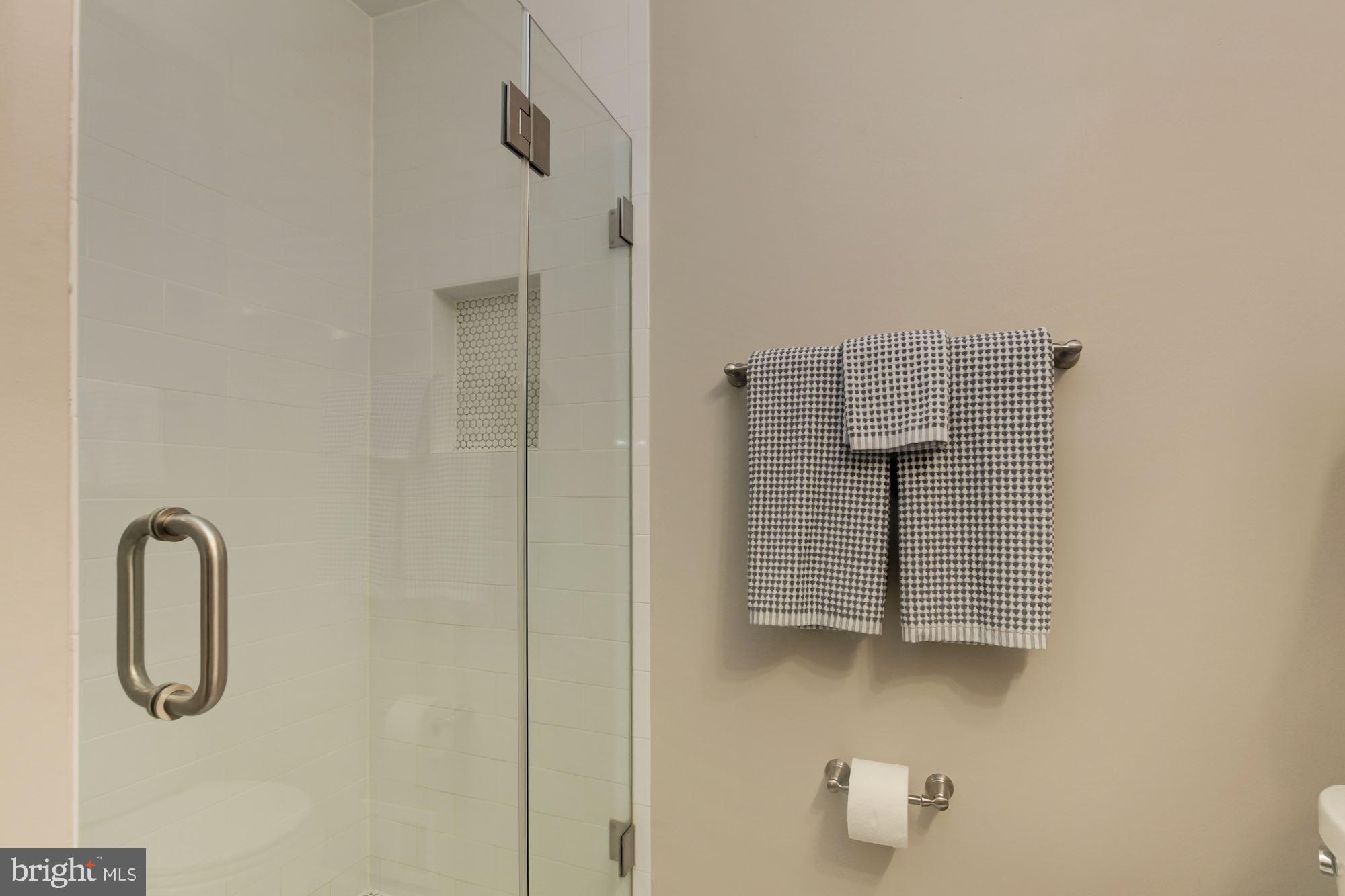 7344 Greentree Road Bethesda, MD 20817 - Photo 19 of 32 Gallery Image 19