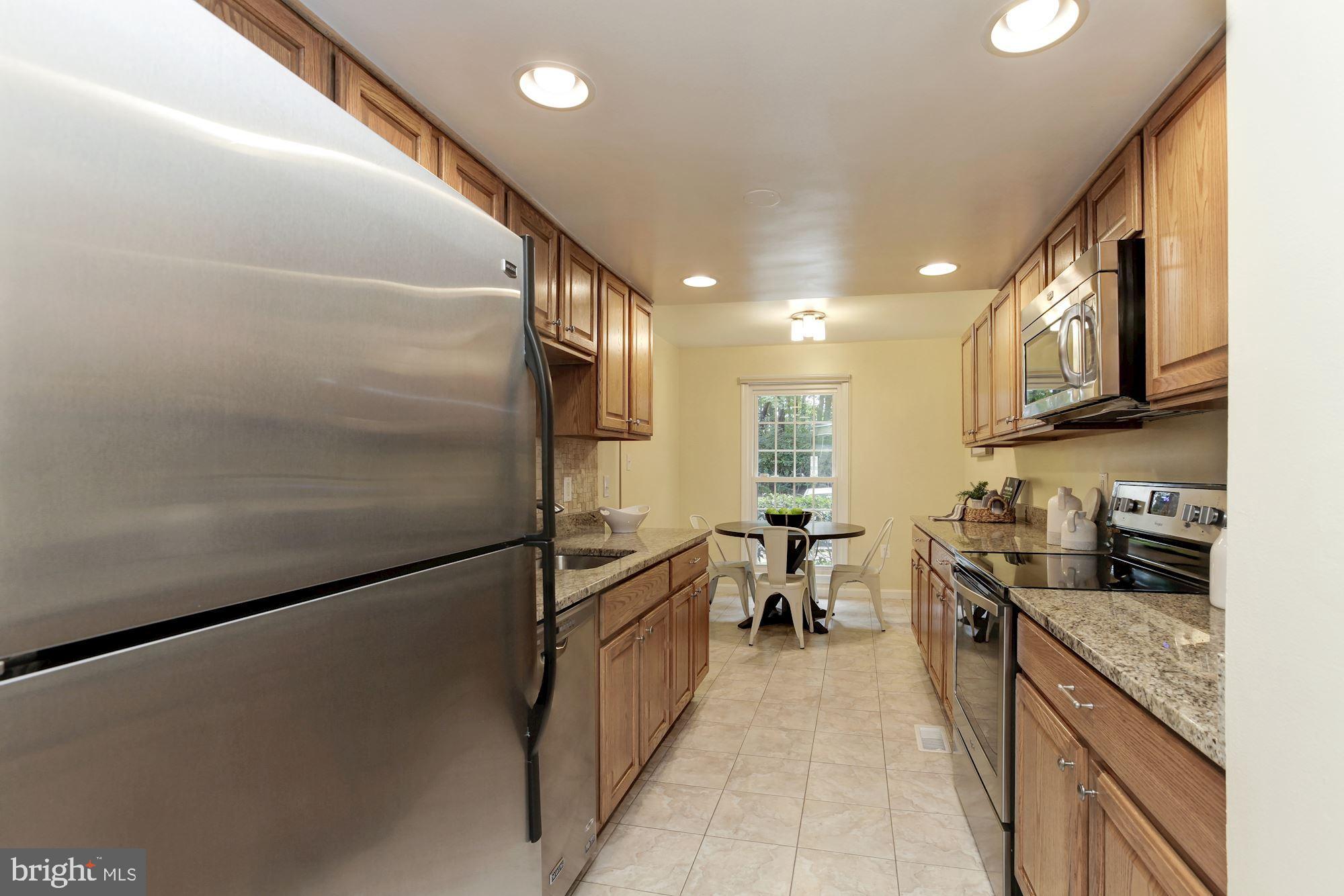 7344 Greentree Road Bethesda, MD 20817 - Photo 9 of 32 Gallery Image 9