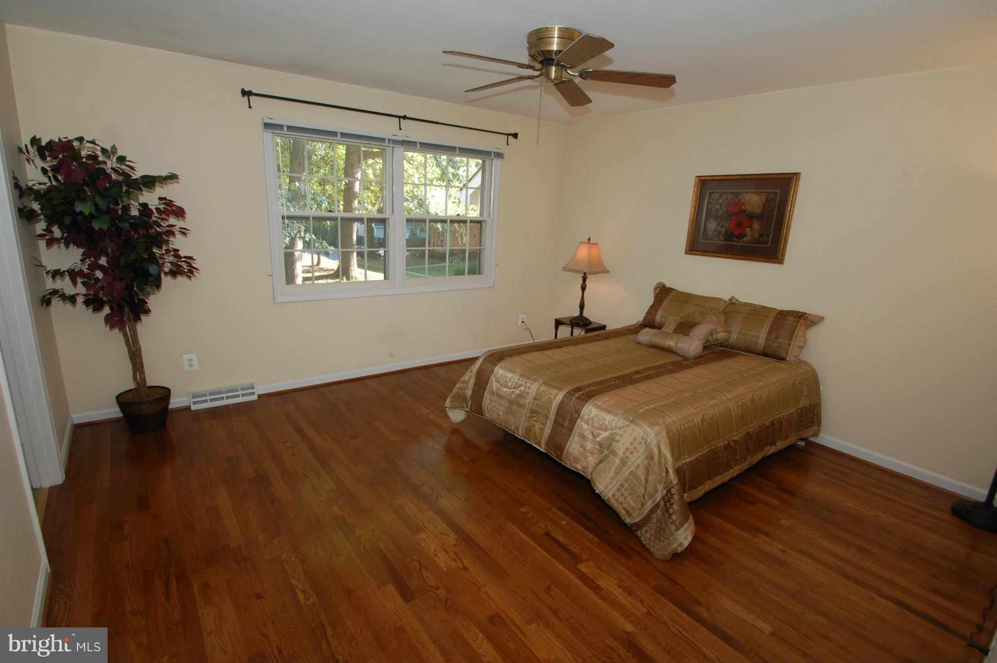 6042 Haverhill Court Springfield, VA 22152 - Photo 12 of 24 Bedroom (Master)